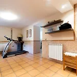 Holiday home Casa Palomera - Casa Completa Con Jardin, Gimnasio Y Garaje Privados