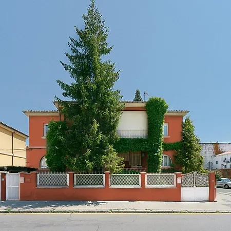 Casa Palomera - Casa Completa Con Jardin, Gimnasio Y Garaje Privados Ferienhaus León