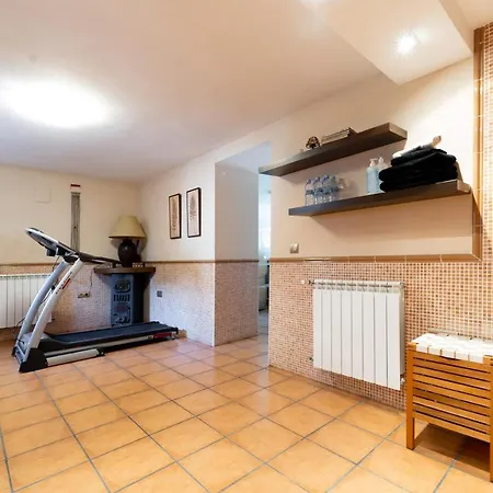 Nyaraló Casa Palomera - Casa Completa Con Jardin, Gimnasio Y Garaje Privados
