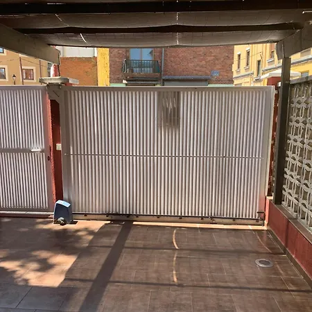 Casa Palomera - Casa Completa Con Jardin, Gimnasio Y Garaje Privados 펜션 *