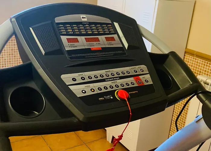 Hébergement de vacances Casa Palomera - Casa Completa Con Jardin, Gimnasio Y Garaje Privados León