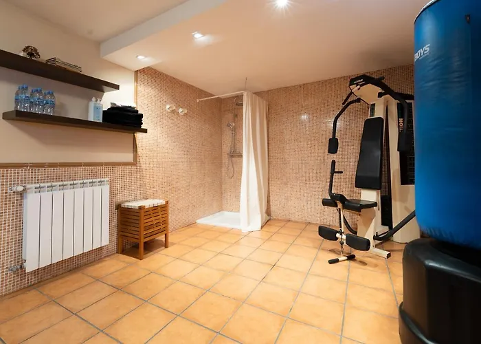 Casa Palomera - Casa Completa Con Jardin, Gimnasio Y Garaje Privados Hébergement de vacances *