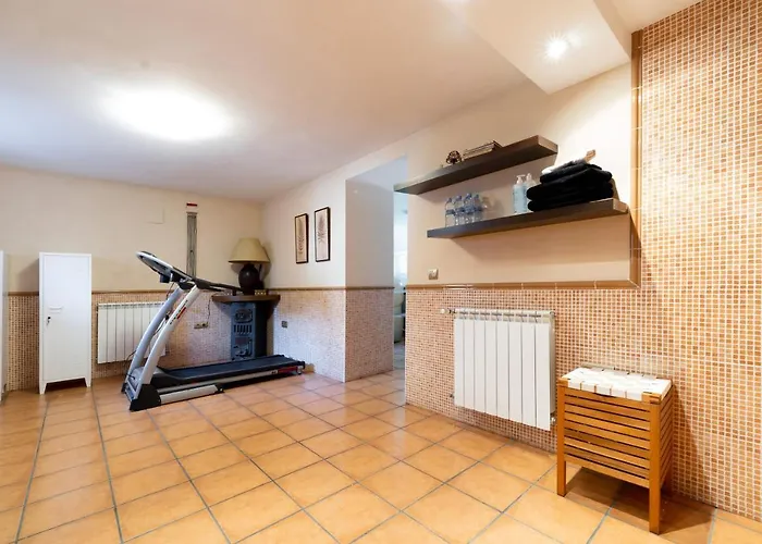 Nyaraló Casa Palomera - Casa Completa Con Jardin, Gimnasio Y Garaje Privados