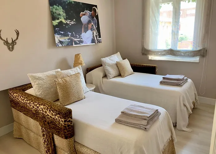 Hébergement de vacances Casa Palomera - Casa Completa Con Jardin, Gimnasio Y Garaje Privados